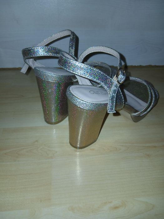 Дамски Златисти токчета