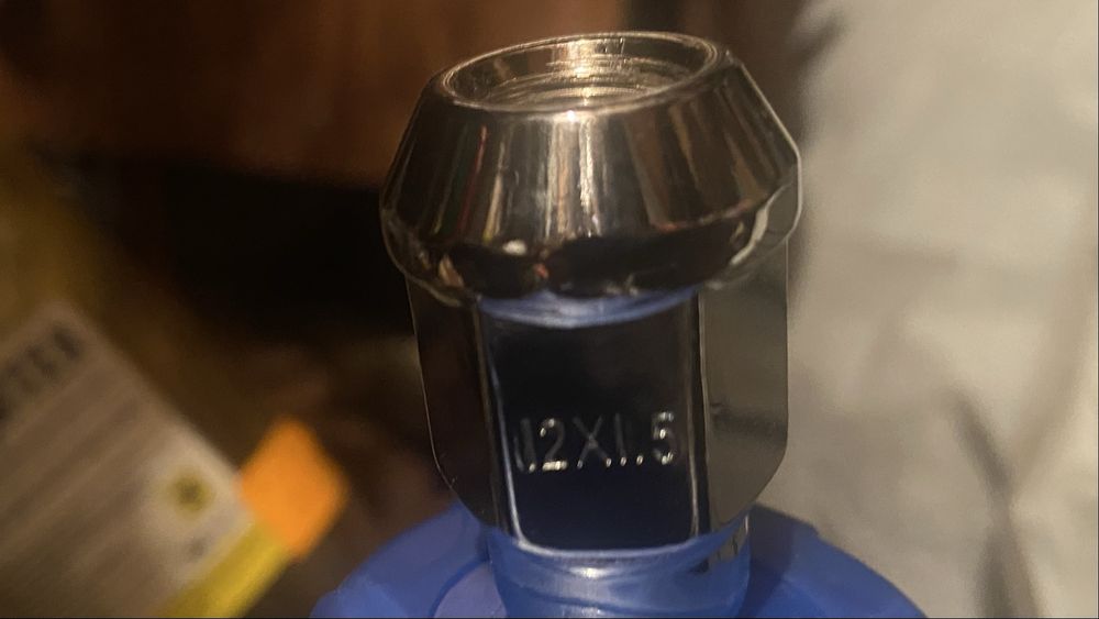 Хромирани Гайки за джанти на форд фиеста мк4-5