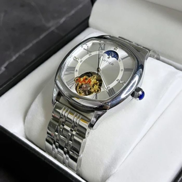 Наручные часы механические