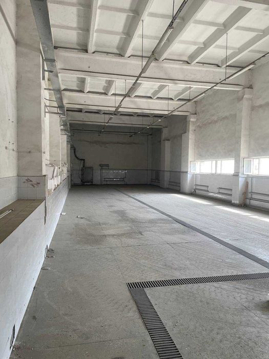 Бектемирск шоссе.Сдам в аренду комплекс : офис 500кв.м и склад 816кв.м