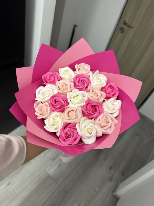 Buchet cu 19 trandafiri de sapun