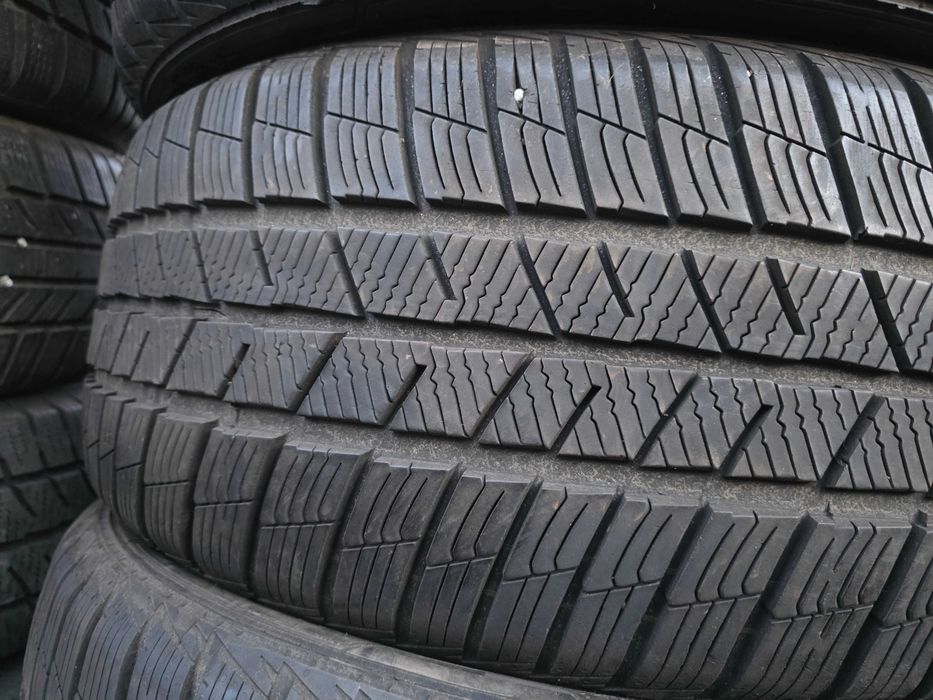 4бр Зимни гуми 235 50 19 - Barum