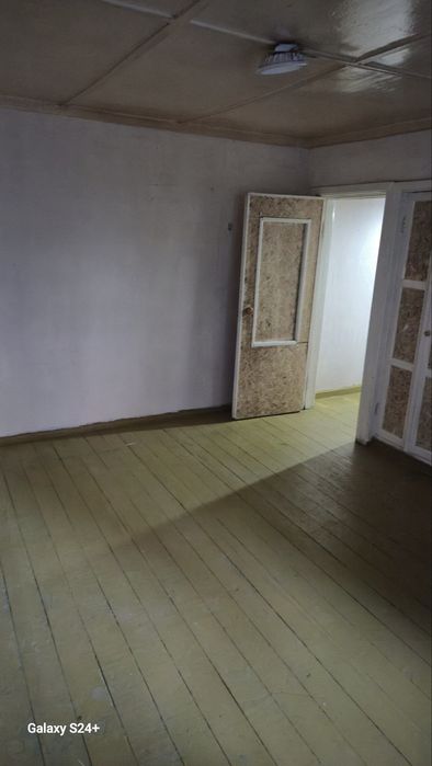 1/1/2. Спутник 1, Янгихает р. (Сергели). Дом деревянный. Метро - 700 м