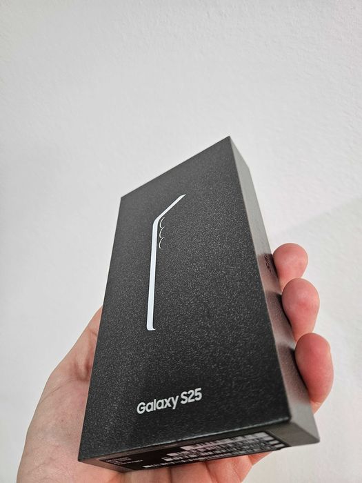 Samsung Galaxy S25, 128 Gb, nou la cutie, garantie.