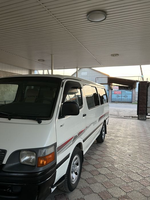 Toyota Hiace 2004