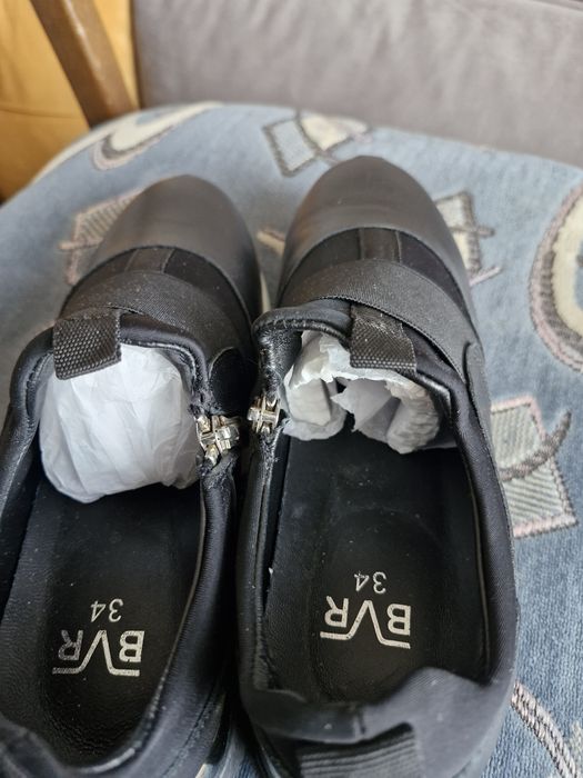 Кроссовки женские