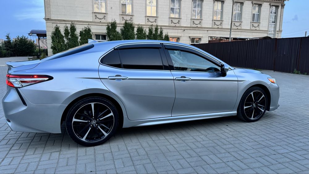 Продам камри     70