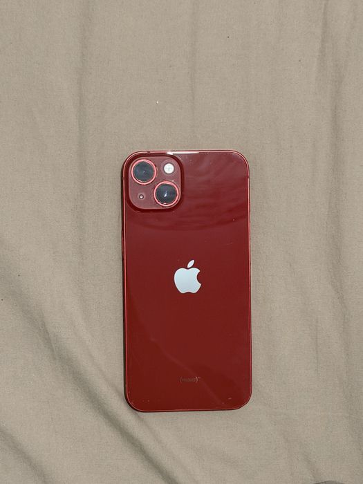 Iphone 13 червен 128gb