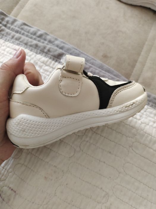 Продам детские кросовки 23р