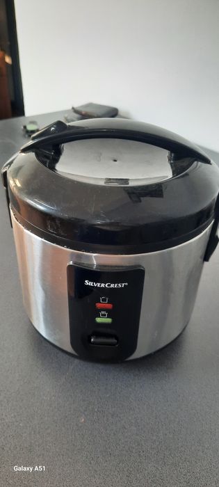 Rice cooker în stare buna