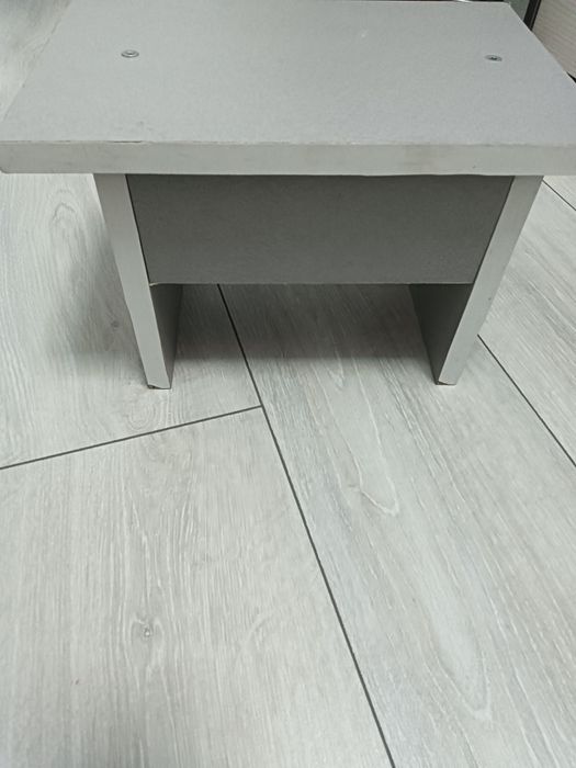 Маленький табуретка