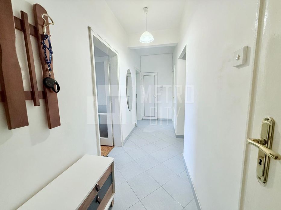 Продава се Тристаен апартамент в София, Младост 1 - 84 кв.м за 2798 €/кв.м - Снимка #11