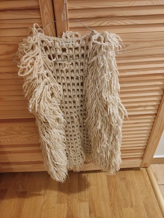 Vesta alba, pufoasa, iarna, marimea S