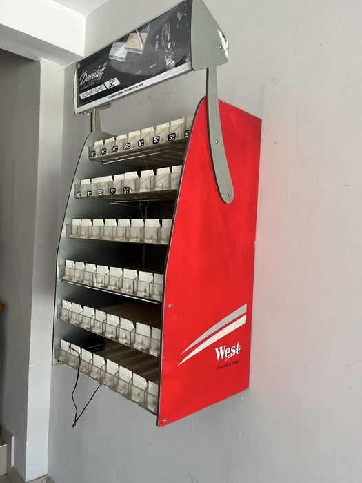 Стелаж за цигари