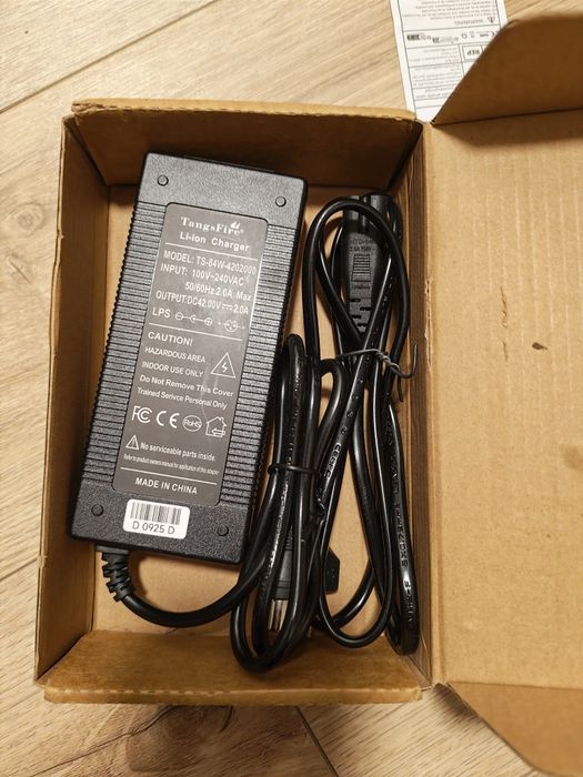 Incarcator trotineta 42v 2a