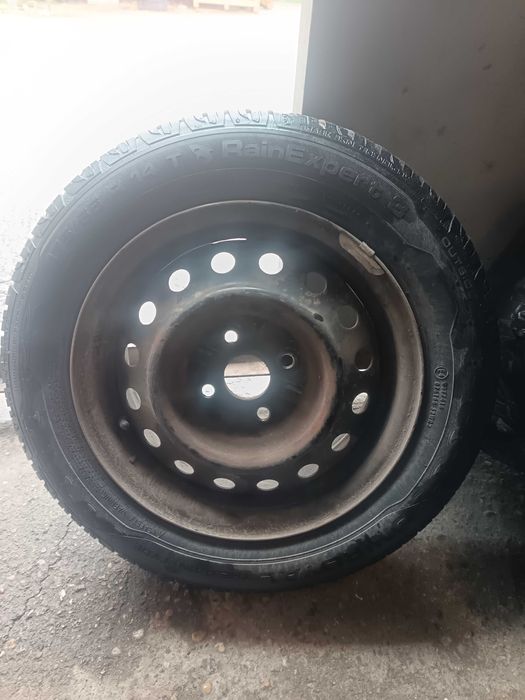 Джанти тойота ярис 14С с гуми