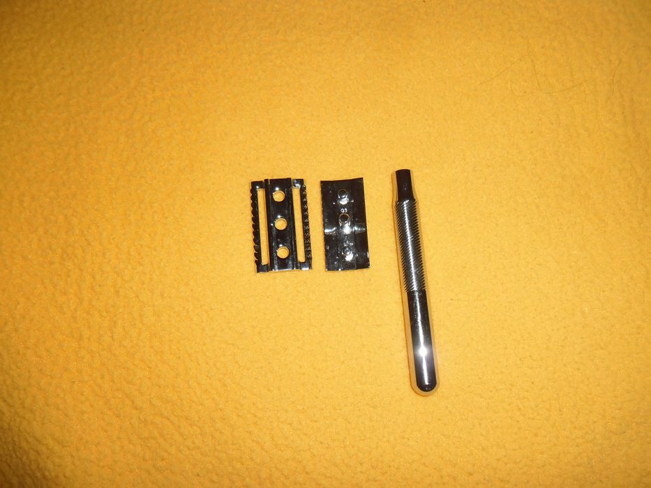 Aparat de Ras Clasic Inox si pensula de ras noi