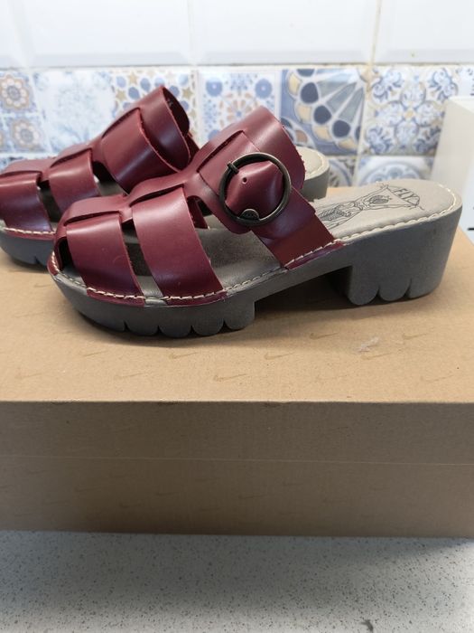 Дамски сандали Fly London