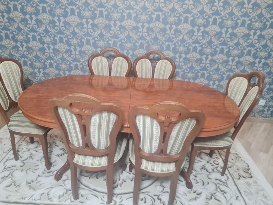 Стол с 6 стульями