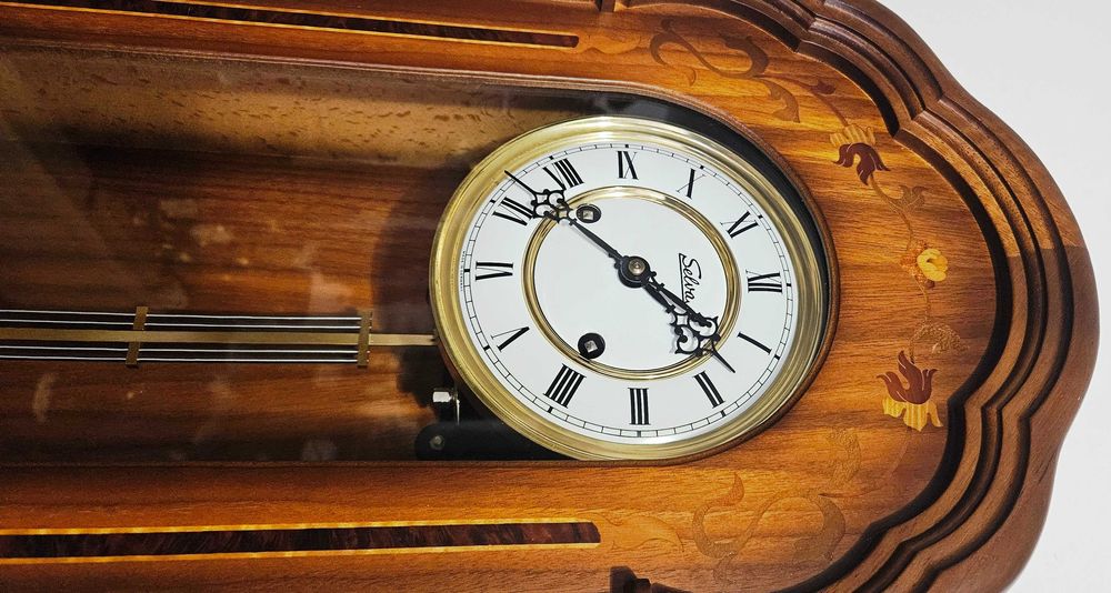 Ceas de perete cu pendul Hermle