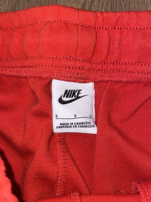 Nike Tech Fleece S – червен, почти нов, запазен