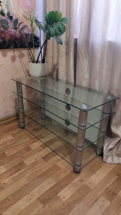 Тумба стеклянная.
