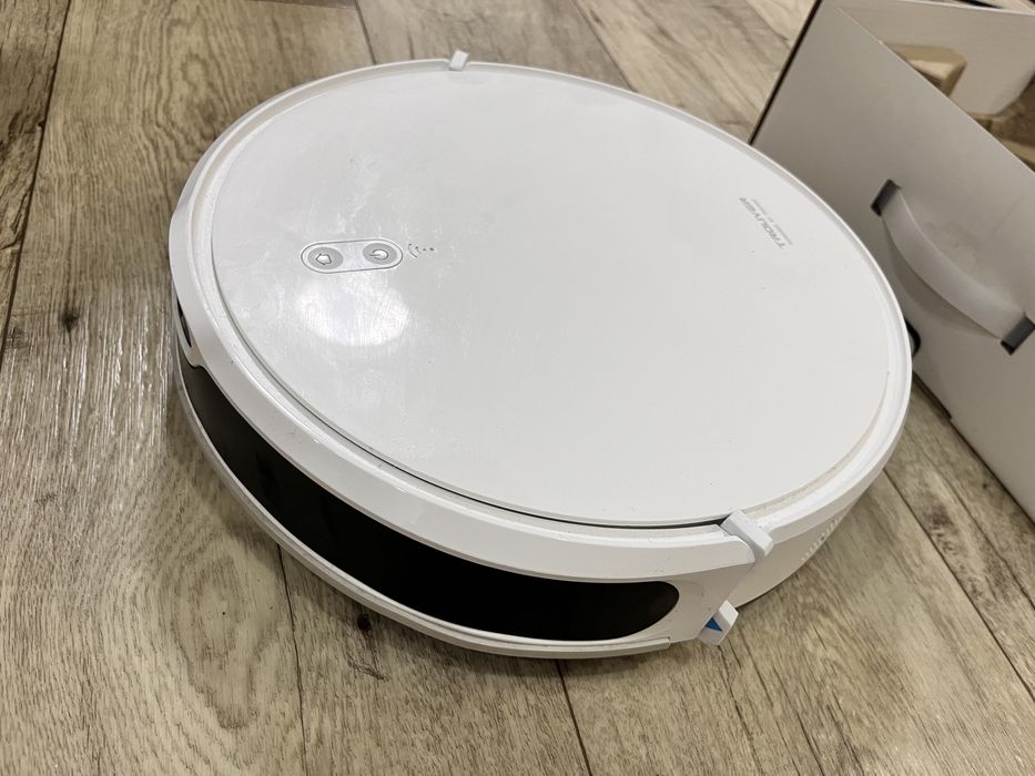 Робот пылесос Dreame Trouver M1