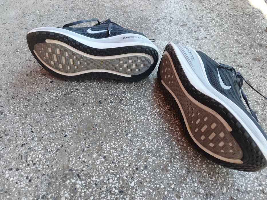 Nike Vomero Plus  номер 44 Маратонки за бягане, спорт, ежедневие