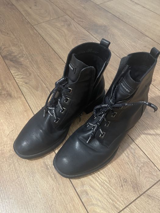Продам кожаные ботинки демисезонные