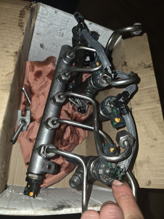 Vând kit complet injectoare+rampa+pompa