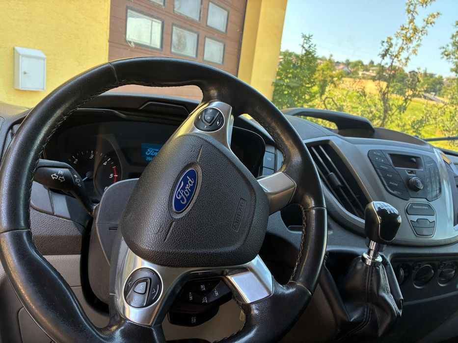 Ford Transit autoutilitară