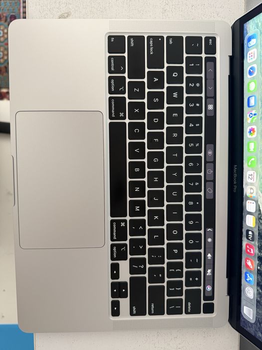 Macbook Pro 2020/i5/16/512