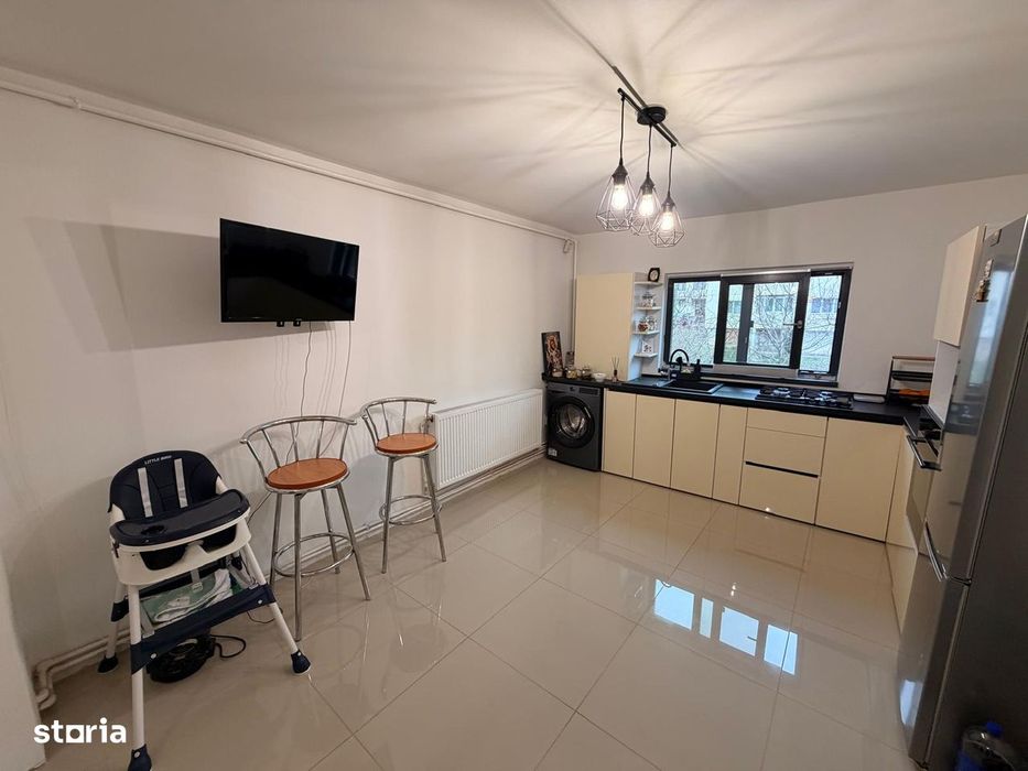 Apartament 2 camere Mioveni, renovat, mobilat, Et.1