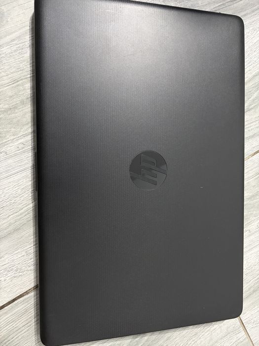 Se vinde laptop Hp i3