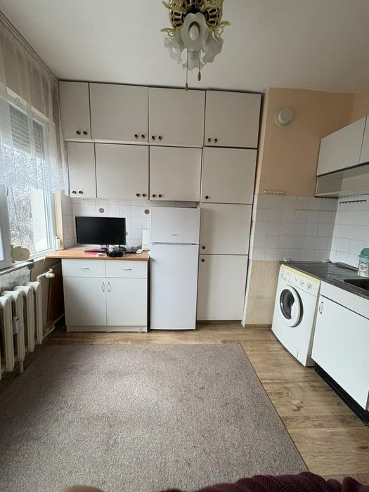 Подарявам мебели