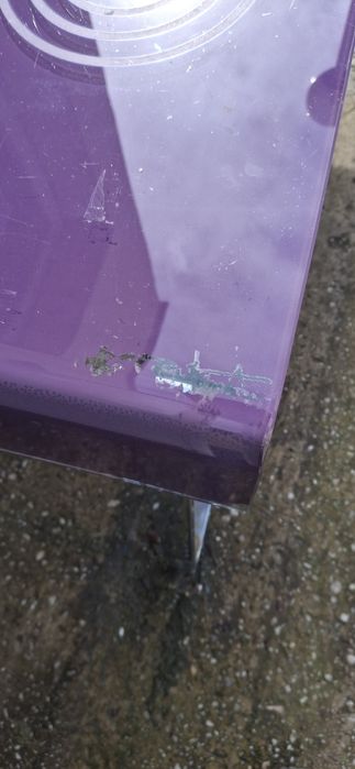 Стъклена маса с метална основа