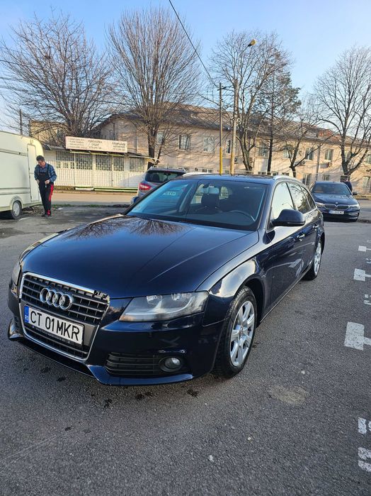 Audi A4 B8 , motor 2.0 143cp in stare buna