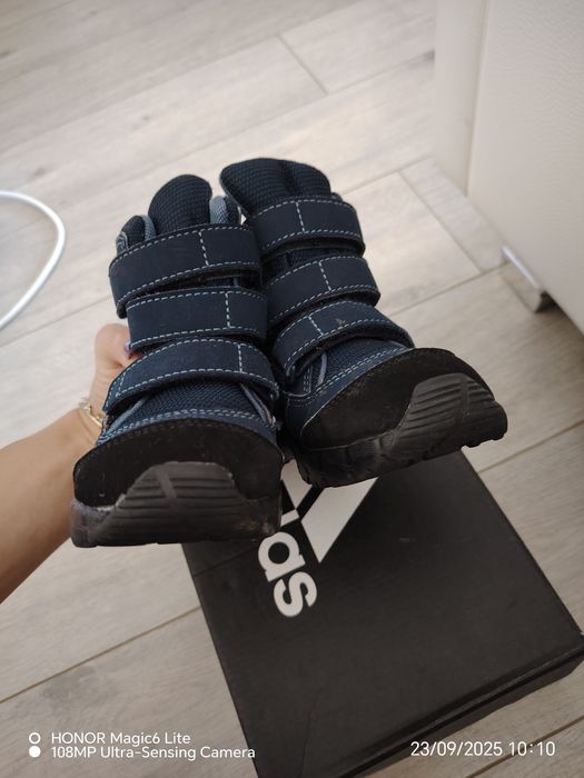 Ghete Adidas, marimea 25