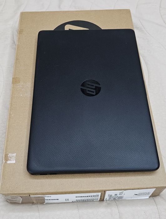 Лаптоп HP 15s НОВ