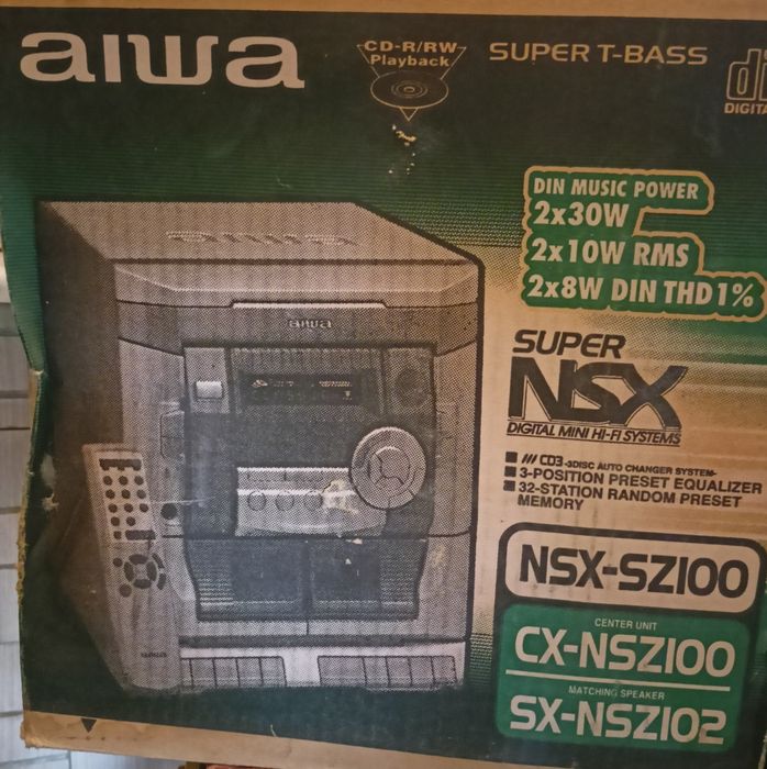 Музыкальный центр aiwa.