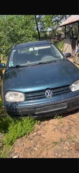 Vand golf 4 break pentru dezmembrat motor 1.6 benzina