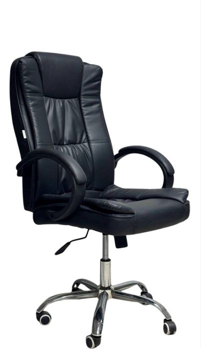 Офисное кресло .