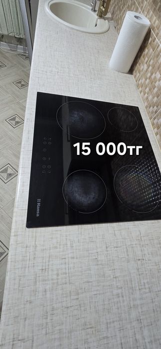 Кухня с плитой и духовым шкафом