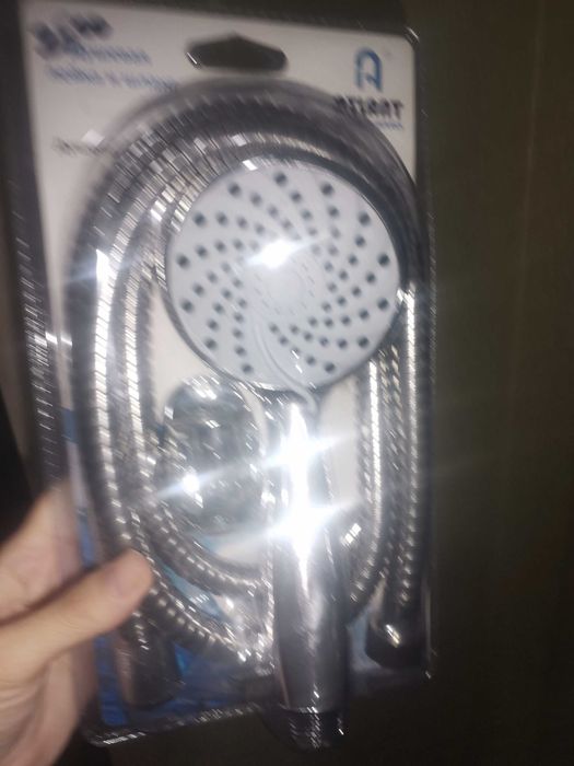 Продам душевую лейку лежит без надобности