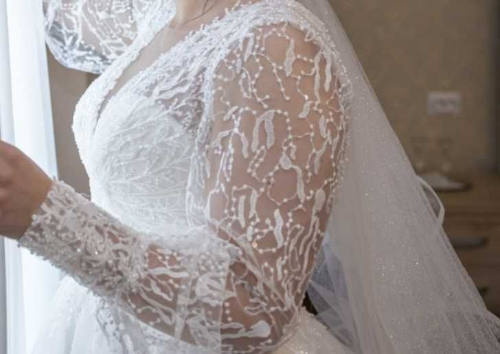 Vand rochie mireasa model unicat