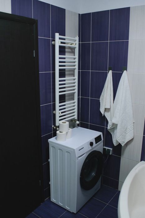 Inchiriez apartament