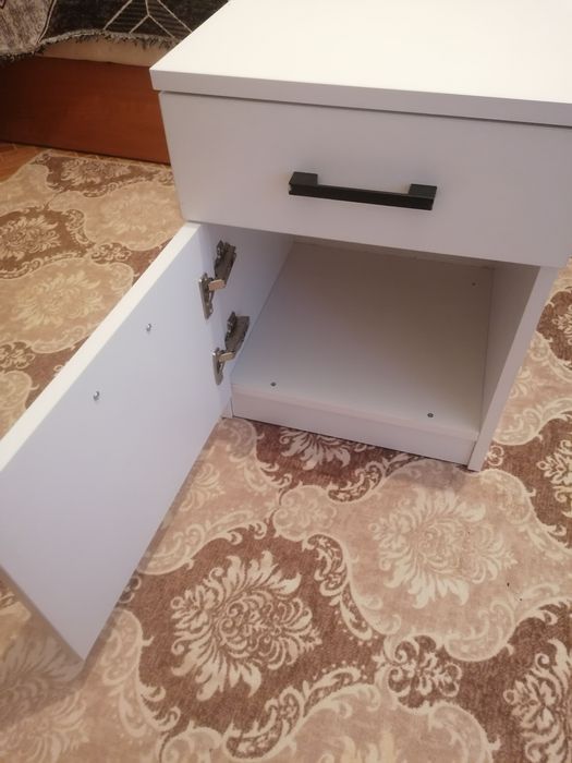 Нощни шкафчетааа