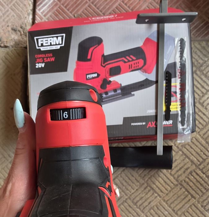 Акумулаторно зеги Ferm 20v
