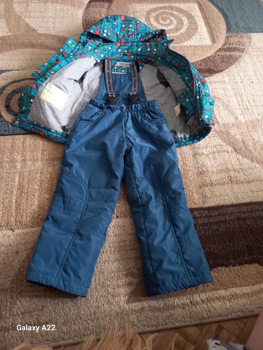 Продам курточки на мальчика