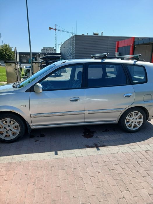 Kia Carens 2005 г.2000 -140 к.с